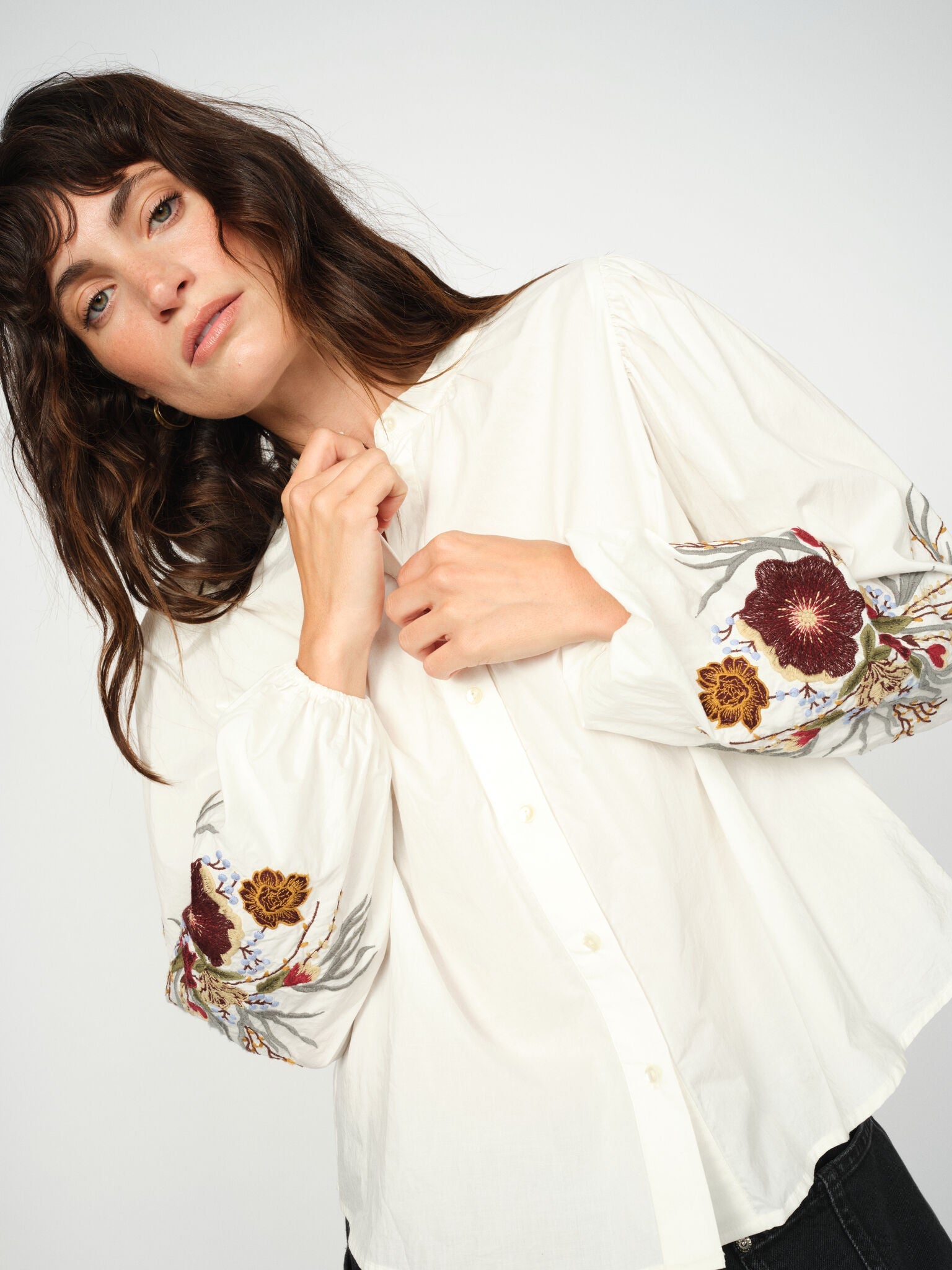 Modelshot / Ecru / Detail